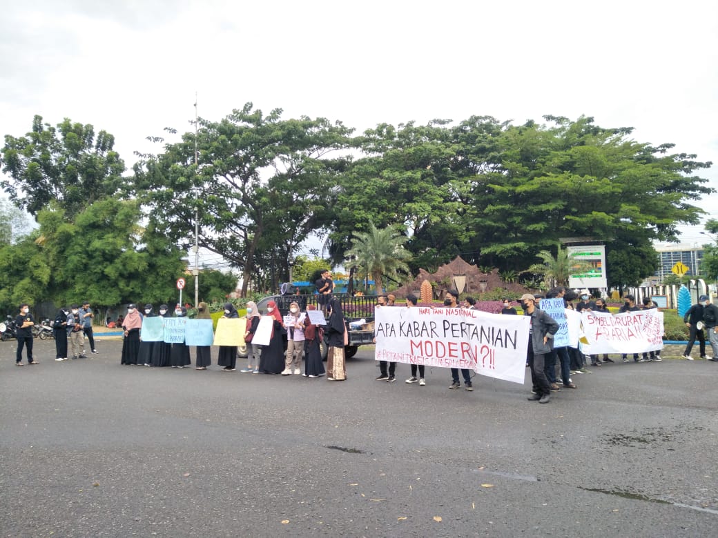 Peringati Hari Tani Nasional 2021 Bem Ss Gelar Aksi Dan Segera Audiensi Bersama Dinas Pertanian Sumsel Matapublik Co